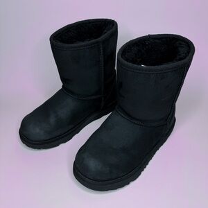 UGG black Classic II boot big kid size 1